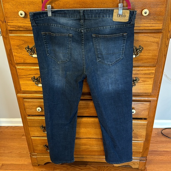 IZOD MEN’S COMFORT STRETCH Straight Fit Jeans - Picture 4 of 7